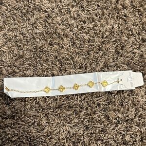 Elegant Gold Flower Bracelet